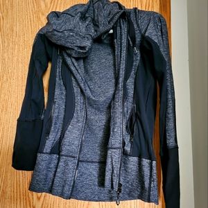 Lululemon hooded zip up size 6